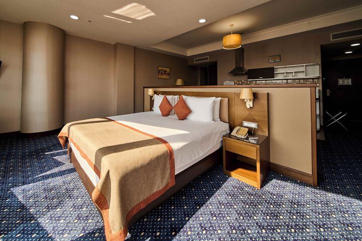 Room 18 of 83