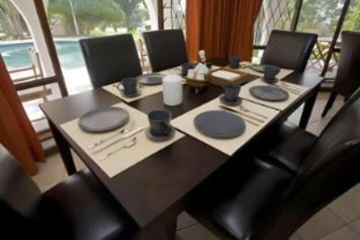 Dining 6 of 47