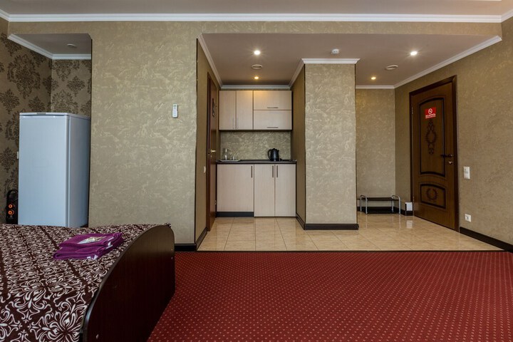 Room 15 of 32