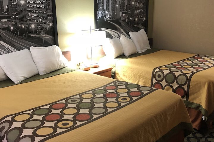 2 Double Beds (10 of 12)