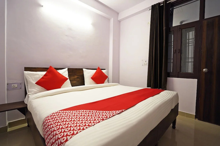 Room 4 of 11