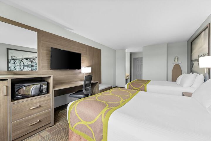 Room 10 of 40