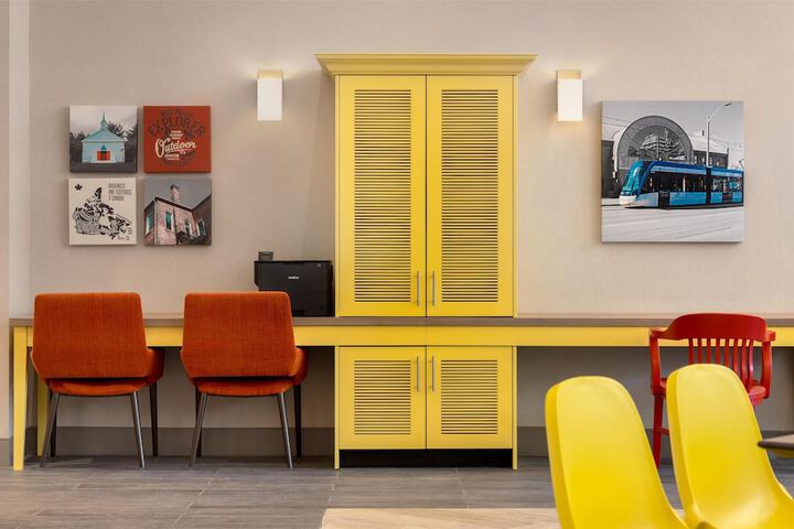 Business Center 26 of 29