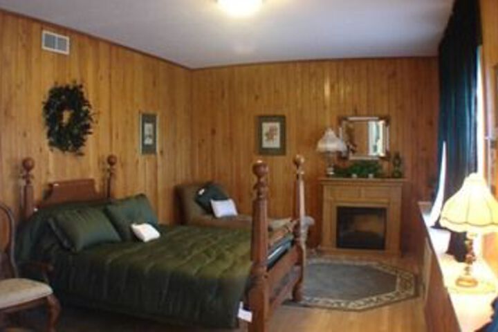 Room 4 of 4