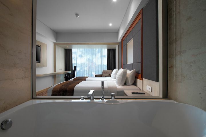 Room 8 of 25
