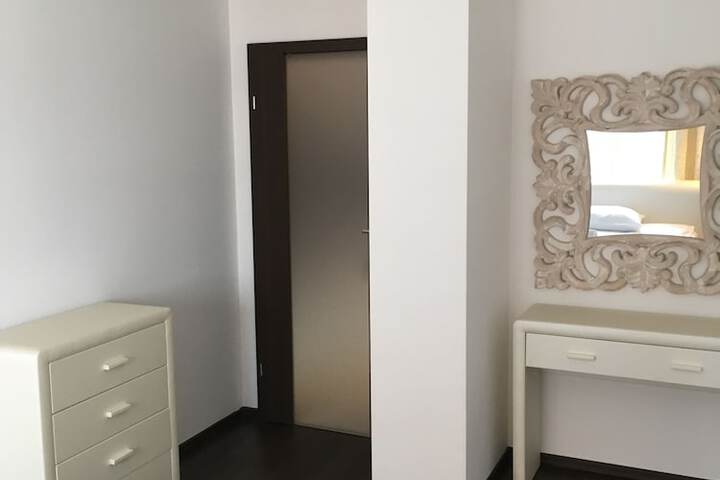 Room 6 of 113