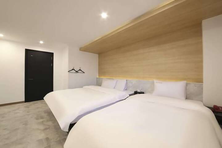 Room 31 of 53