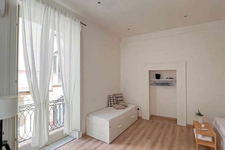 Room 43 of 86