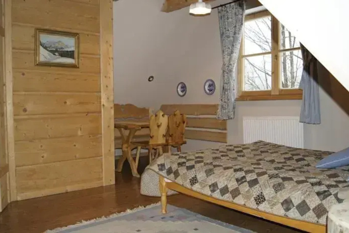 Room 2 of 16