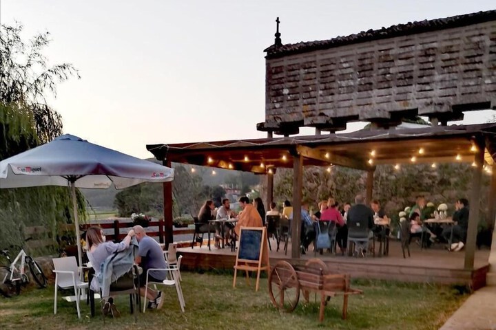 Dining 34 of 63