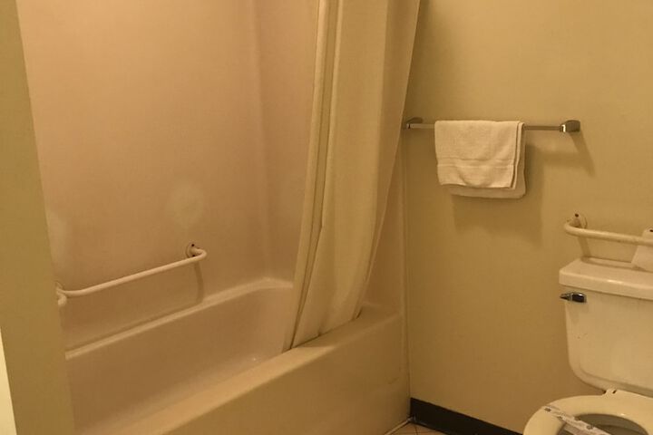 Deluxe Double Room (1 of 7)