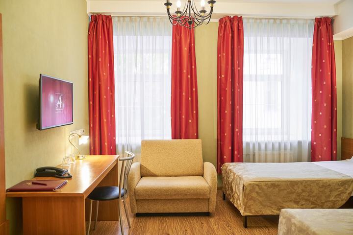 Room 5 of 38