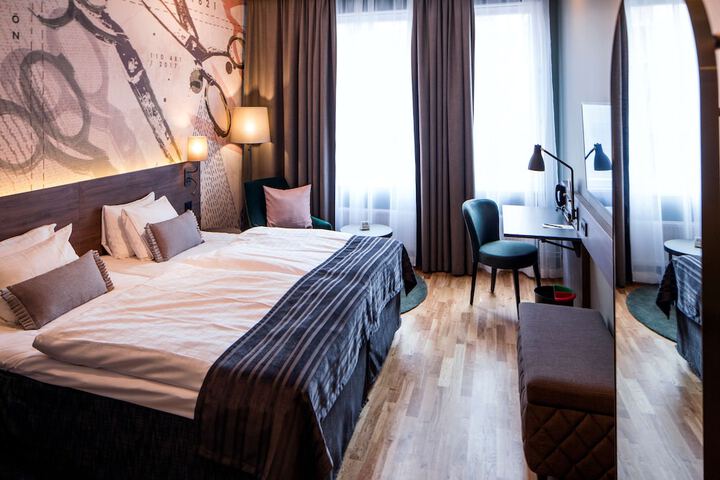 Room 4 of 30