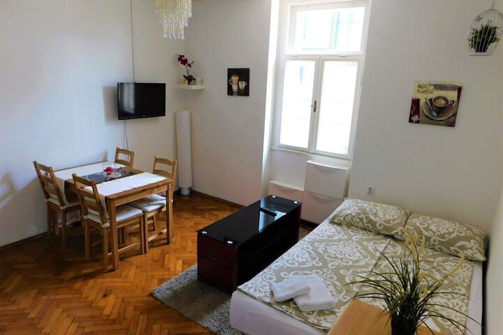 Room 28 of 47