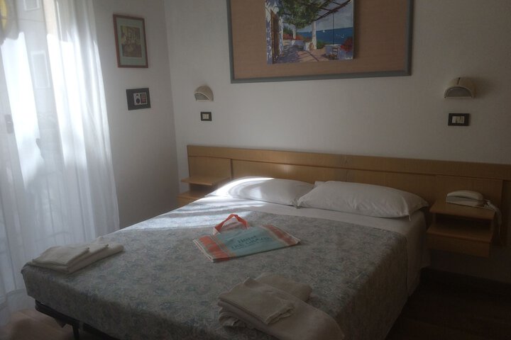 Room 12 of 31