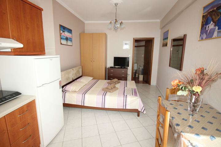 Room 27 of 35