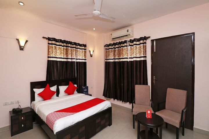 Room 9 of 23