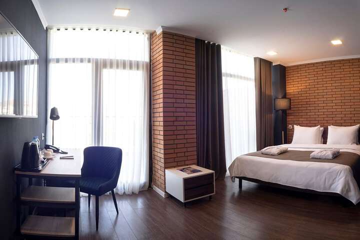 Room 20 of 240