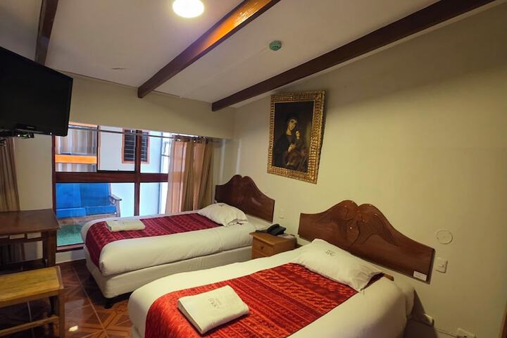 Room 5 of 17
