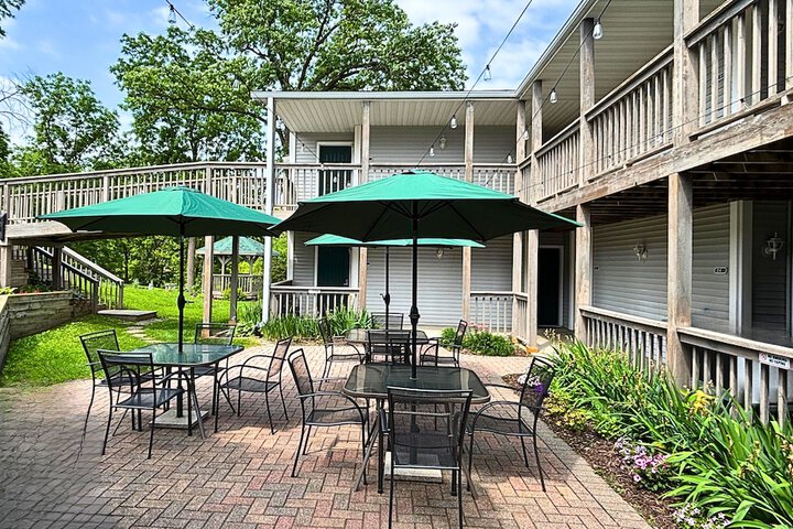 Hotel Exterior 42 of 45