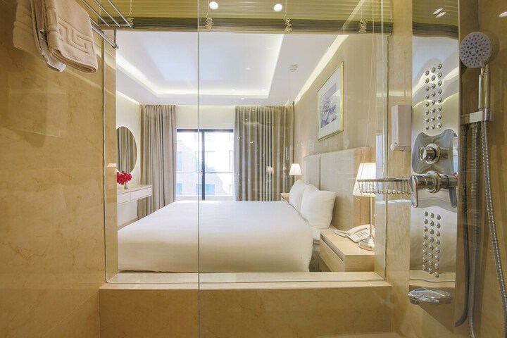 Room 20 of 42