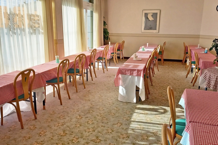 Dining 6 of 6