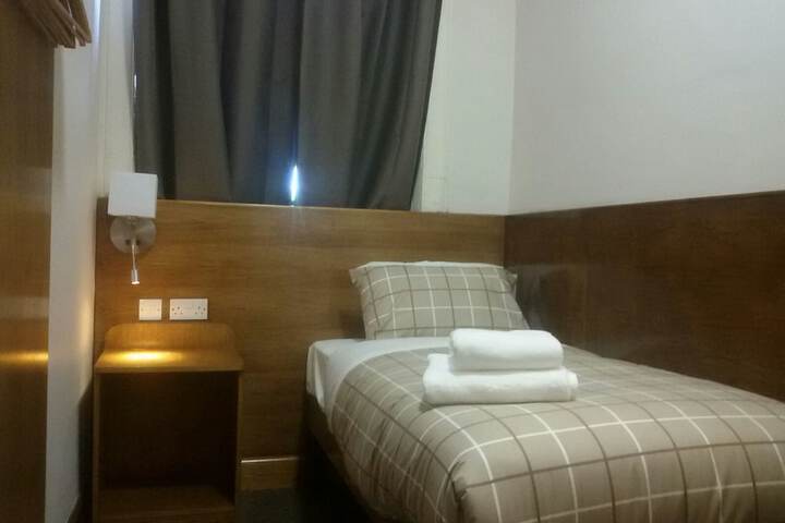 Room 8 of 26