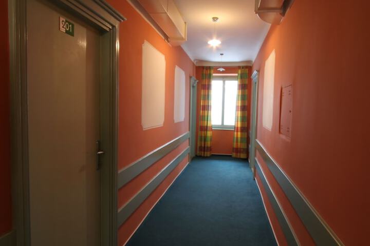 Ballroom/Hall 26 of 33