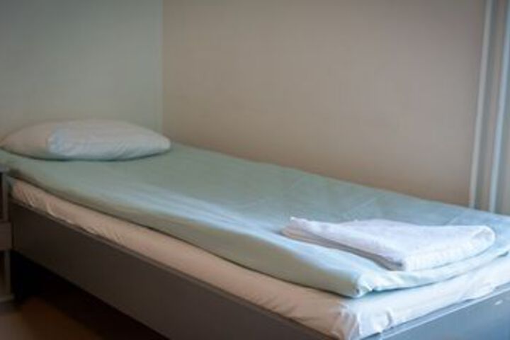 Room 32 of 95