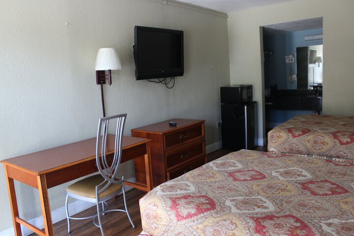 2 Double Beds (19 of 19)