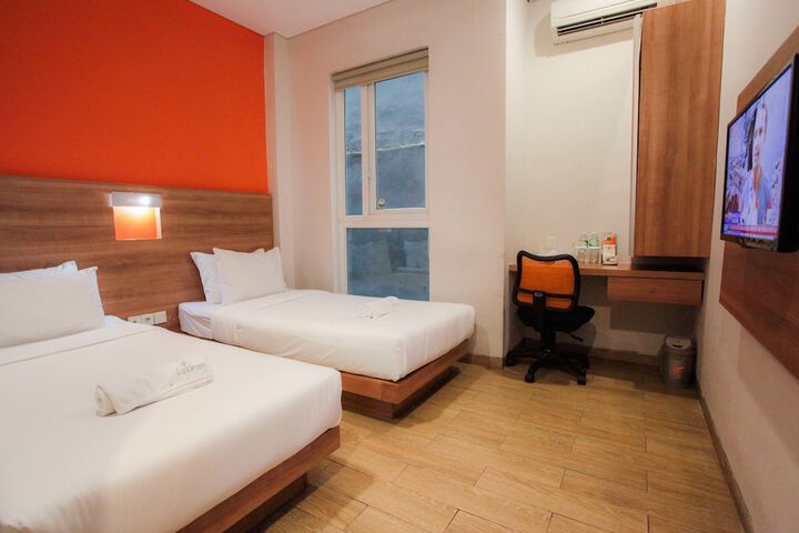 Room 6 of 26