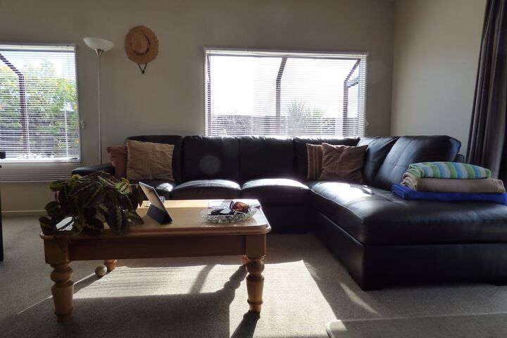 Lounge 19 of 24