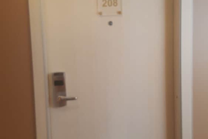Room 10 of 33