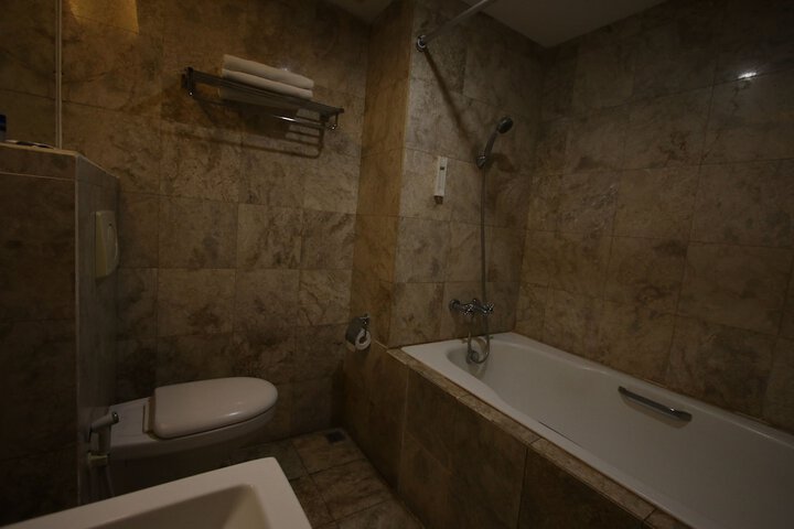 Room 19 of 35