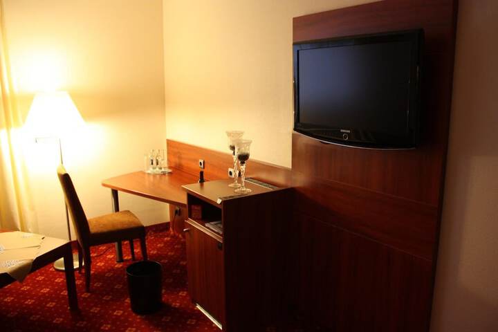 Room 6 of 47