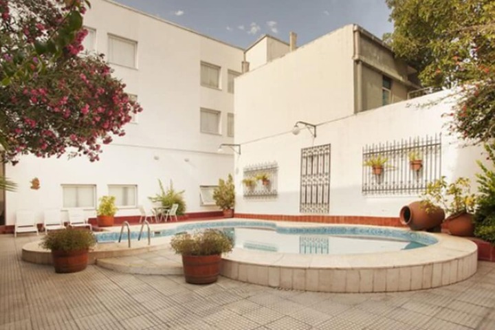 Hotel Exterior 43 of 44