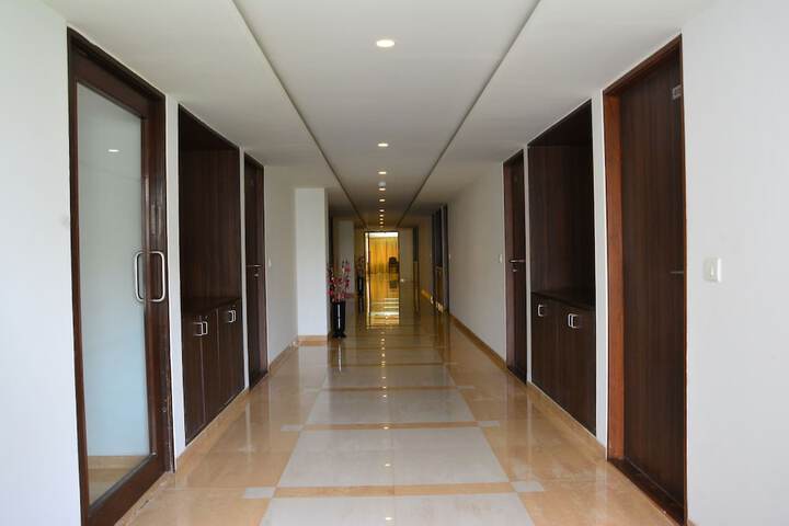 Ballroom/Hall 30 of 37