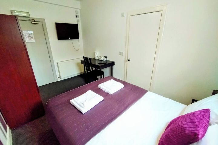 Room 5 of 61