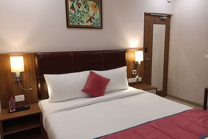 Room 5 of 19