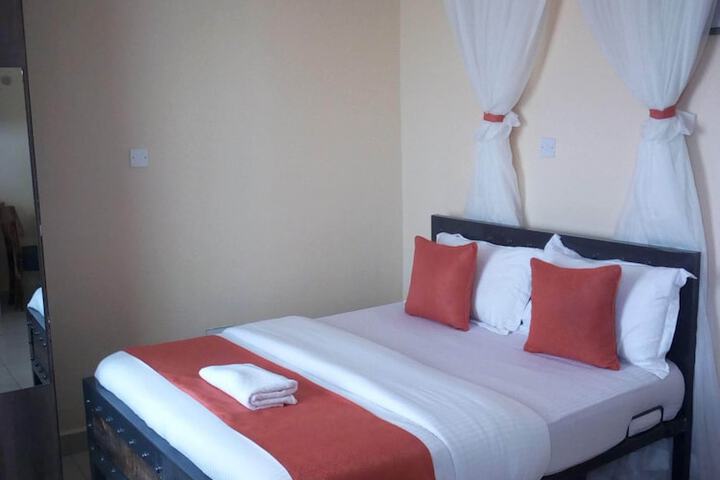 Room 3 of 20