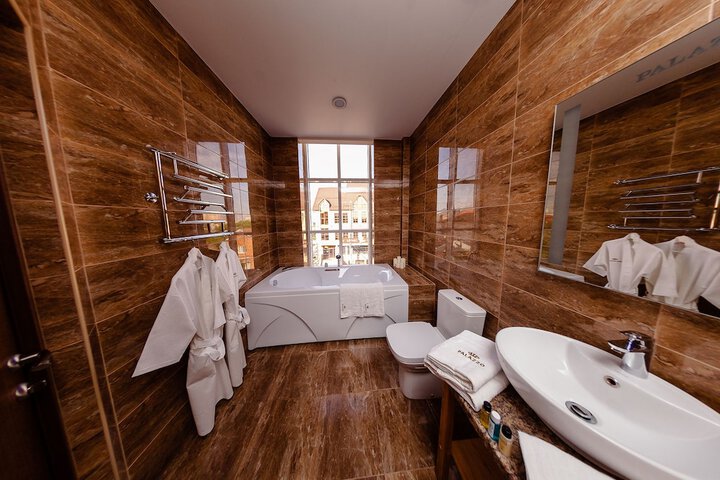 Room 33 of 57