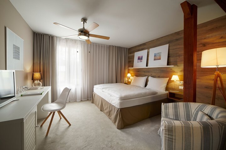 Room 20 of 115