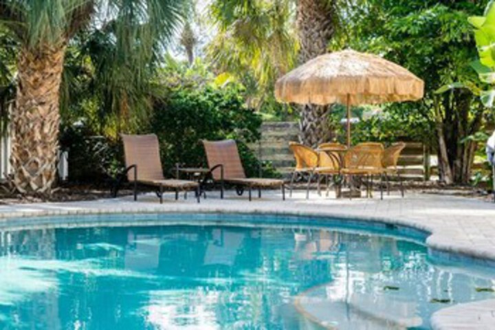 Pool 11 of 22