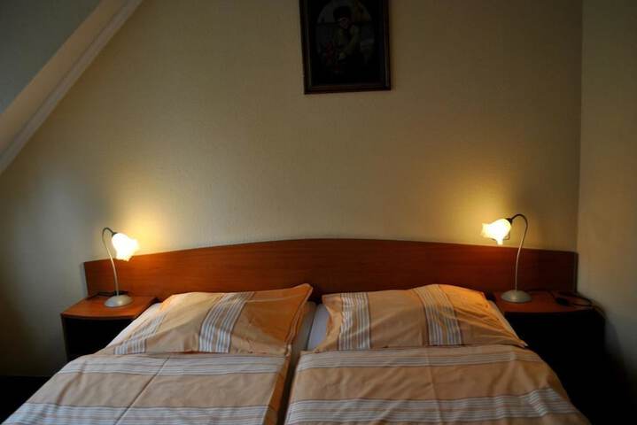 Room 6 of 38