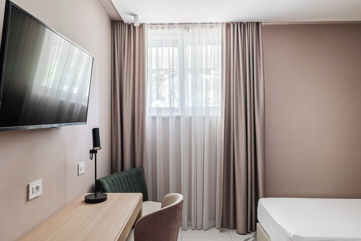 Room 16 of 45