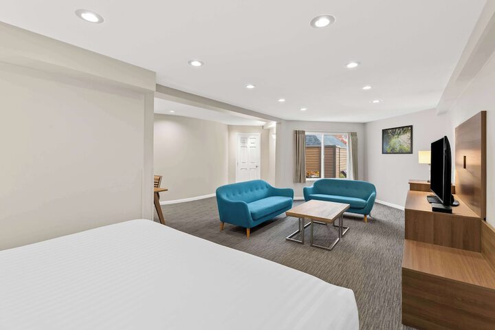 Room 18 of 50