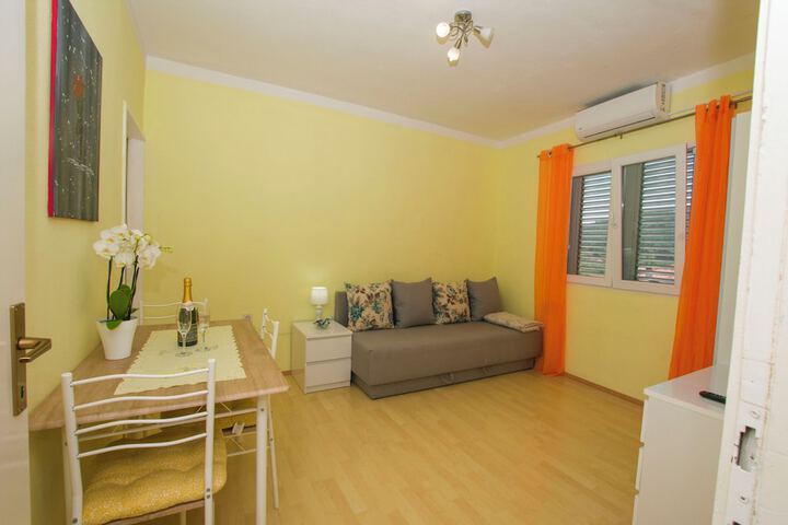 Room 7 of 20