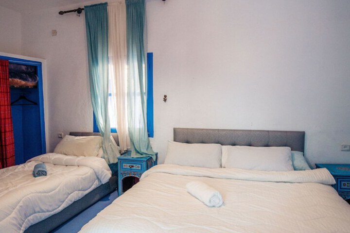 Room 4 of 51