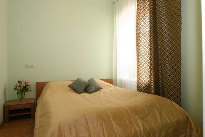 Room 14 of 27
