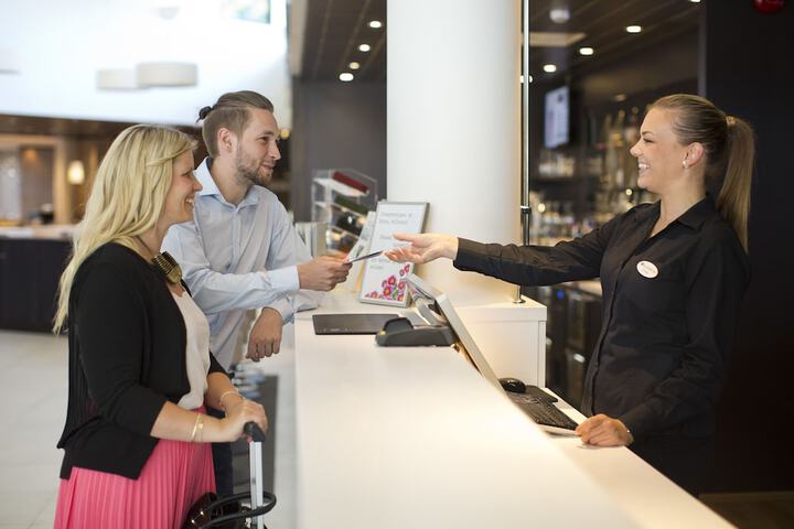 Check-in/check-out kiosk